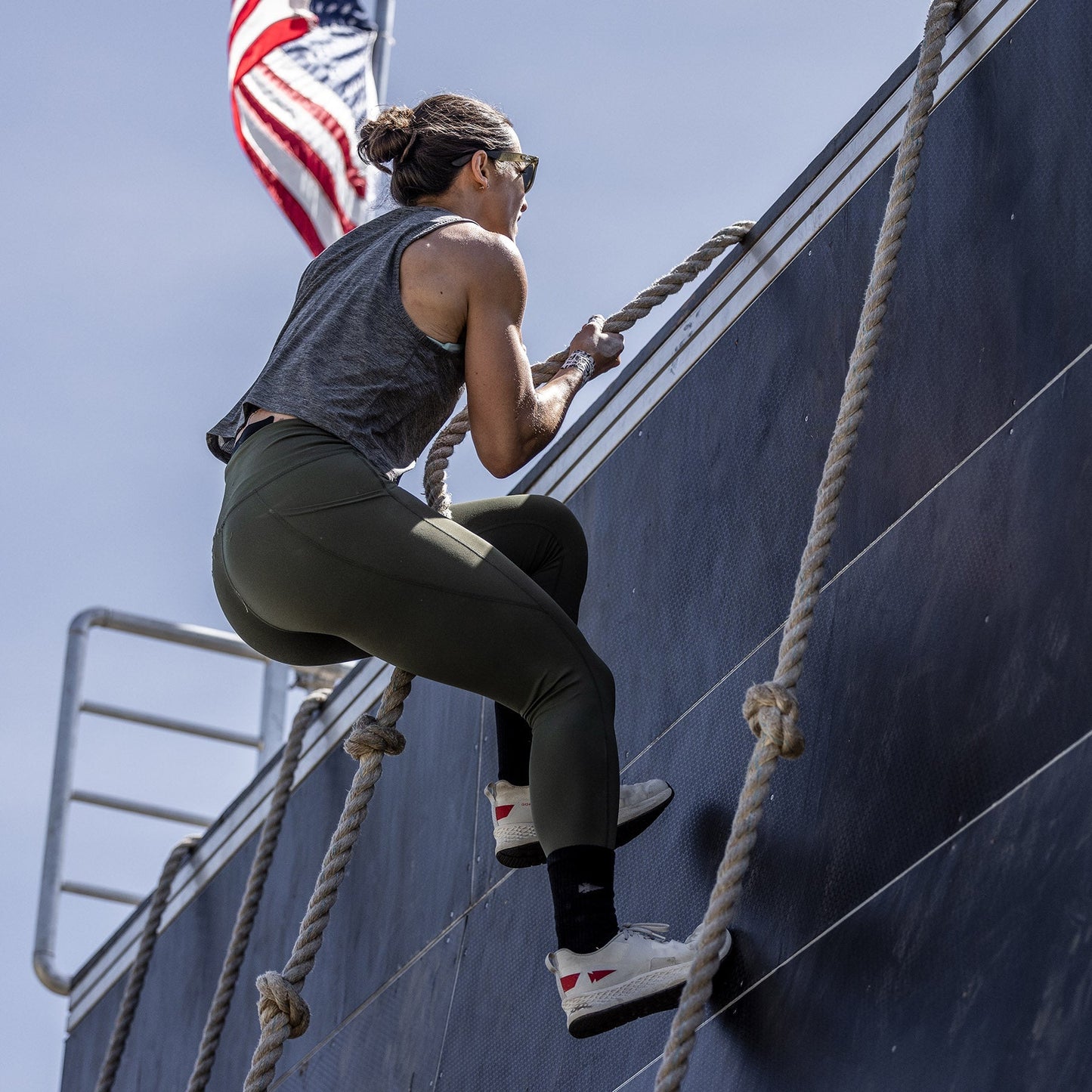 Women's Rough Runner™ - Light Grey + Red + White