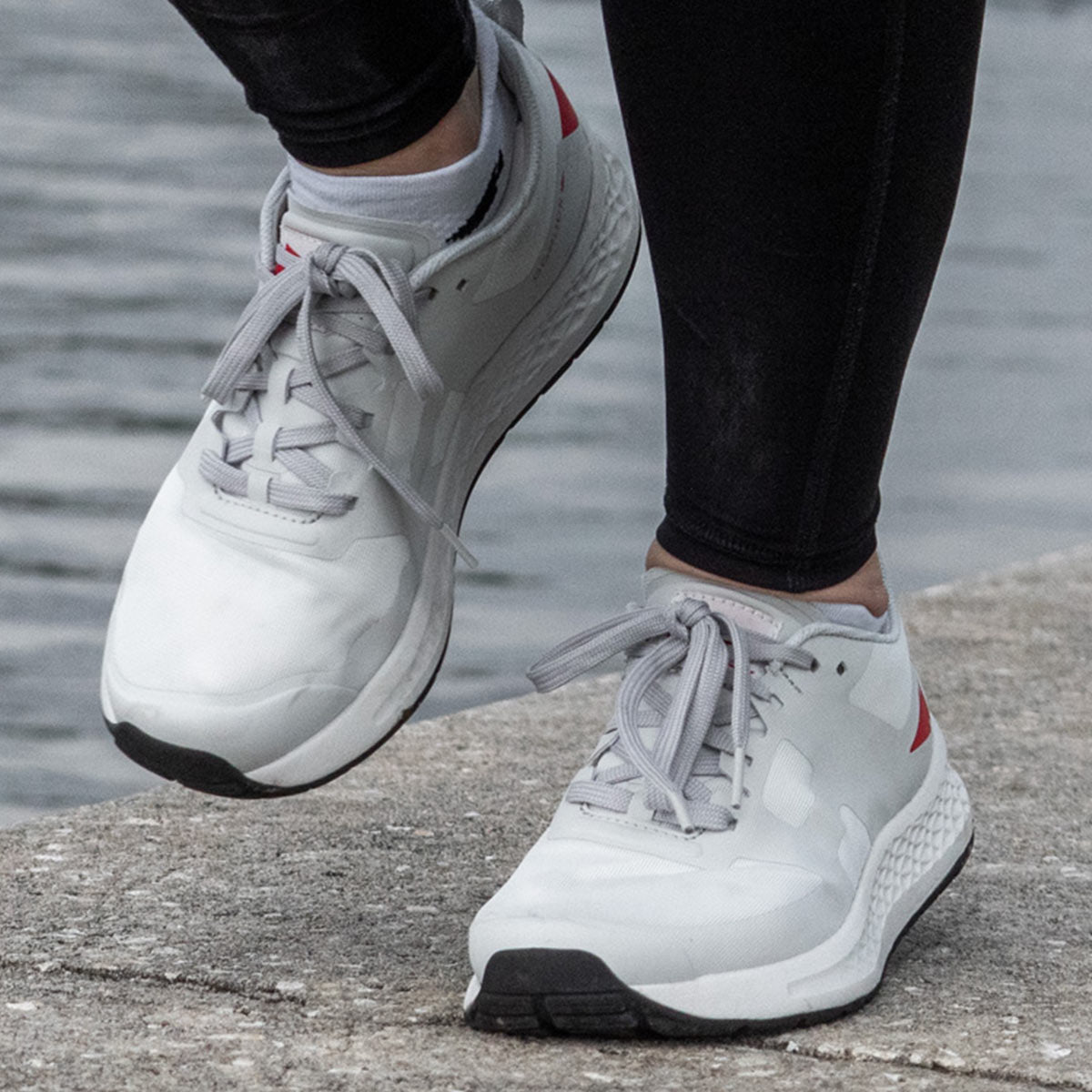 Women's Rough Runner™ - Light Grey + Red + White